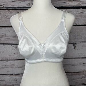 Bali White Double Support Wireless Full Coverage Bra Size 36B Style 3820‎